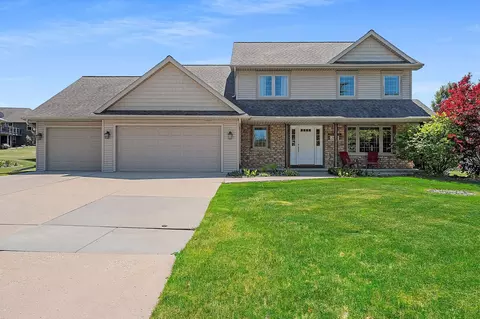 3437 Sandgate Castle Dr, Green Bay, WI 54313