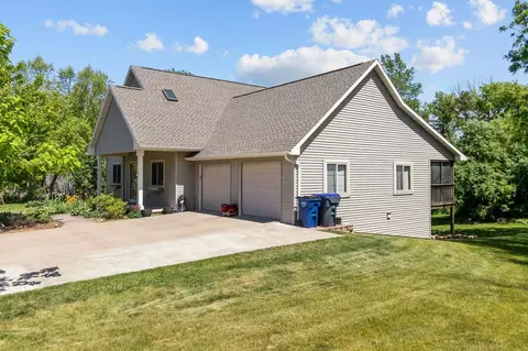 218 Emily Way, Hortonville, WI 54944