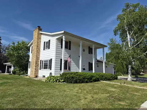 1456 W 4th Ave, Oshkosh, WI 54902