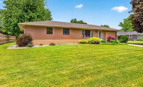 w1940 Vans Court, Kaukauna, WI 54130