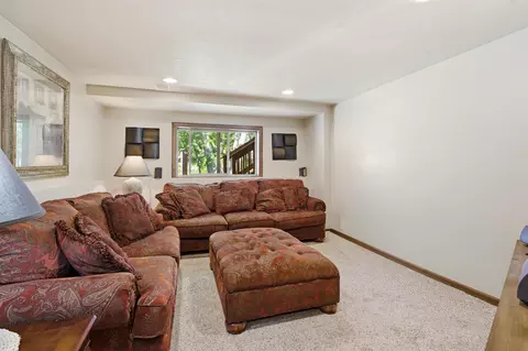Living - 11 Kools Ct, Appleton, WI 54914 photo 4 of 5