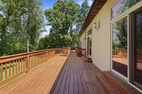 Exterior - 11 Kools Ct, Appleton, WI 54914 photo 5 of 11