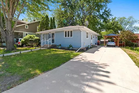 609 S Memorial Dr, Appleton, WI 54914