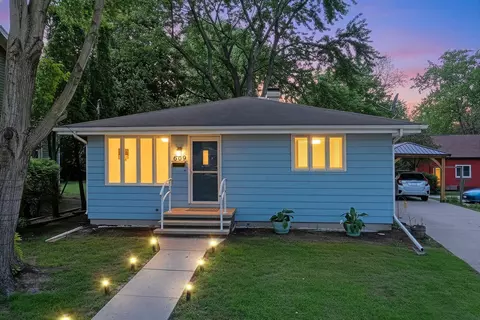 Exterior - 609 S Memorial Dr, Appleton, WI 54914 photo 2 of 10