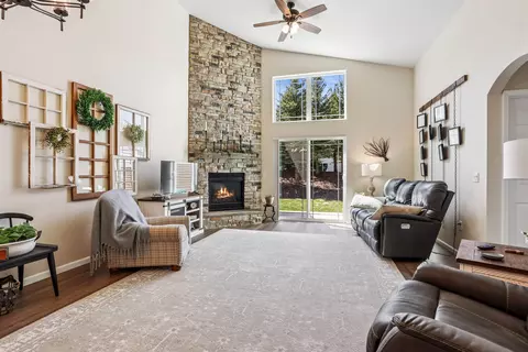 2723 River Ln, Two Rivers, WI 54241
