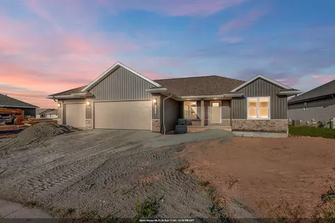1418 Divinity Dr, De Pere, WI 54115