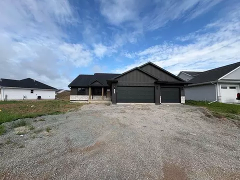 1399 Crossroads Dr, De Pere, WI 54115