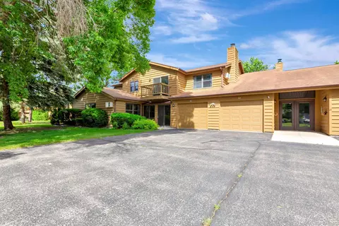 940 Babcock St #97, Neenah, WI 54956