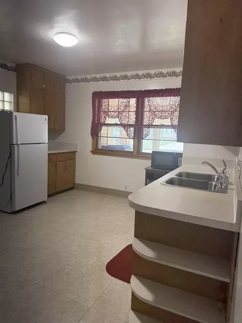 814 W 3rd St, Appleton, WI 54914 photo 2