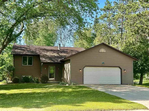 2762 Klee St, Green Bay, WI 54313