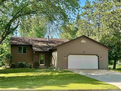 2762 Klee St, Green Bay, WI 54313