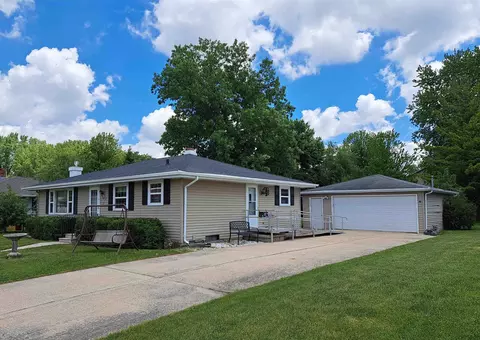 1121 Calder St, Menasha, WI 54952