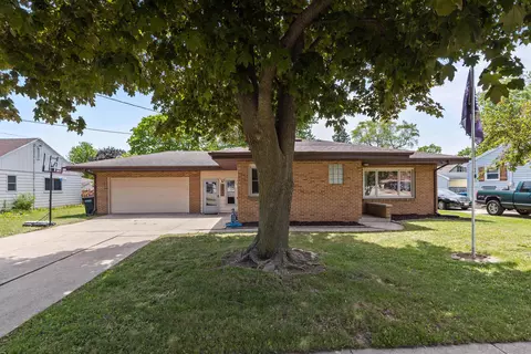 1125 Coolidge Ave, Oshkosh, WI 54902