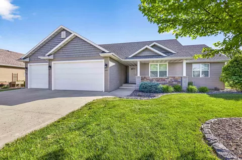 2125 Windflower Dr, Neenah, WI 54956