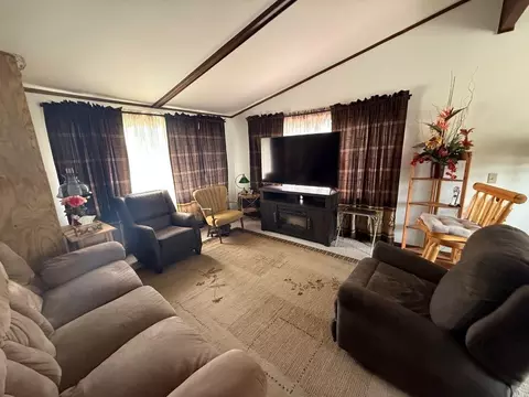 Living - 1170 Overlook Dr, Eagle River, WI 54521 photo 2 of 4