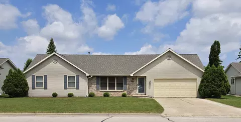 1264 Blue Ridge Dr, Green Bay, WI 54304