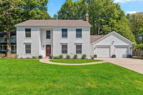2595 Edgewood Ln, Green Bay, WI 54302