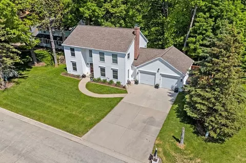 2595 Edgewood Ln, Green Bay, WI 54302