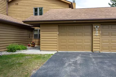930 Manor Dr #63, Neenah, WI 54956