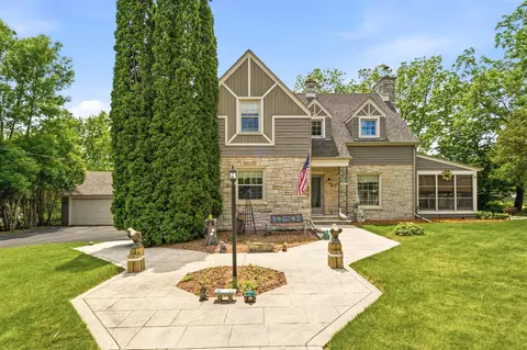 417 Wolf River Dr, Fremont, WI 54940