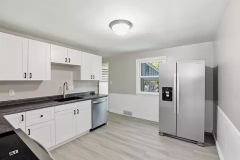 Kitchen - 1831 S Oneida St, Appleton, WI 54915 photo 3 of 4