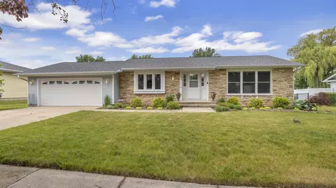 908 Meadow Ln, Fond Du Lac, WI 54935