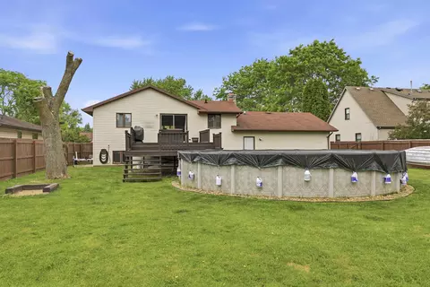 Exterior - 3236 S Whip Poor Will Ln, Appleton, WI 54915 photo 7 of 8