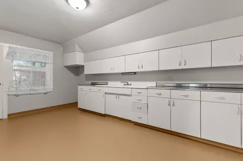 Kitchen - 719 S State St, Appleton, WI 54911 photo 4 of 6