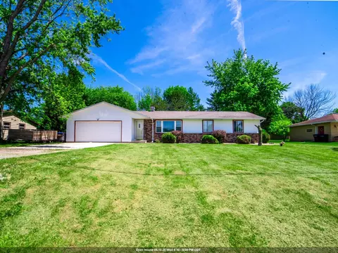 4212 Hillcrest Dr, Oneida, WI 54115