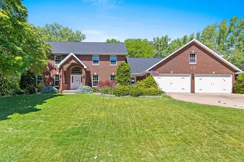 2110 Shady Ln, Green Bay, WI 54313