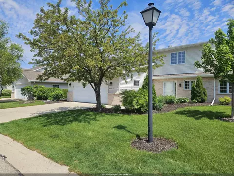 1522 River Pines Dr, Green Bay, WI 54311