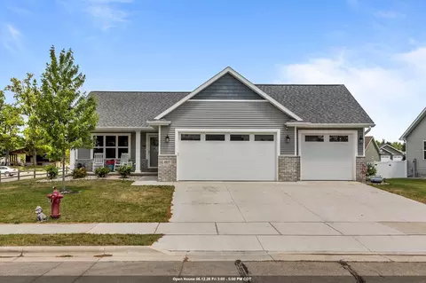 607 W 5th St, Shawano, WI 54166