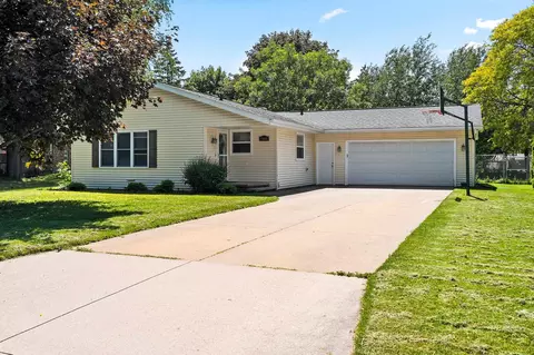 1545 N Blossom Dr, Appleton, WI 54914