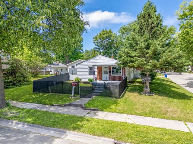 1200 S Greenwood Ave, Green Bay, WI 54304