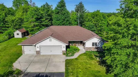 e3093 High Point Ridge, Waupaca, WI 54981