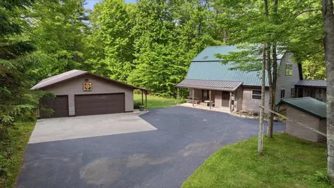 14754 N Mccomb Lake Ln, Mountain, WI 54149