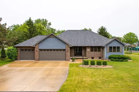 w6517 Greenwood Court, Greenville, WI 54942