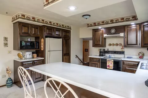 Kitchen - 1017 E Capitol Dr, Appleton, WI 54911 photo 2 of 4