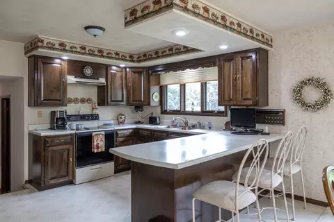 Kitchen - 1017 E Capitol Dr, Appleton, WI 54911 photo 1 of 4
