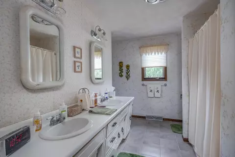 Bath - 1017 E Capitol Dr, Appleton, WI 54911 photo 1 of 3