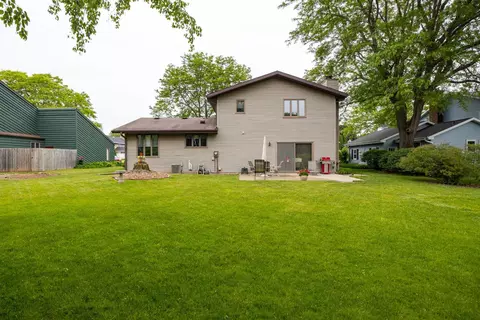 Exterior - 1017 E Capitol Dr, Appleton, WI 54911 photo 4 of 9