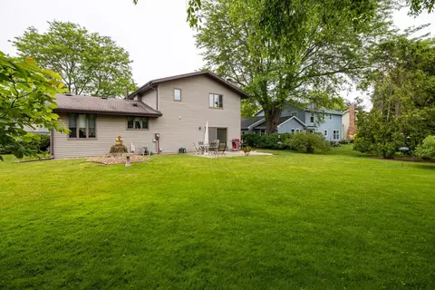 Exterior - 1017 E Capitol Dr, Appleton, WI 54911 photo 5 of 9