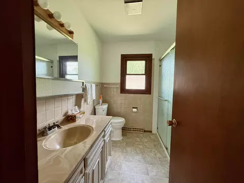 Bath - n110 Weir Drive, Berlin, WI 54923 photo 1 of 3