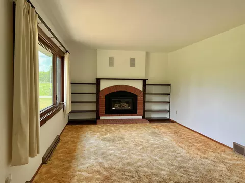 Living - n110 Weir Drive, Berlin, WI 54923 photo 2 of 5