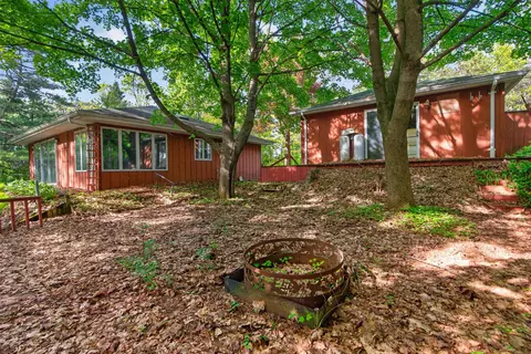 7558 W Evergreen Dr, Waupaca, WI 54981