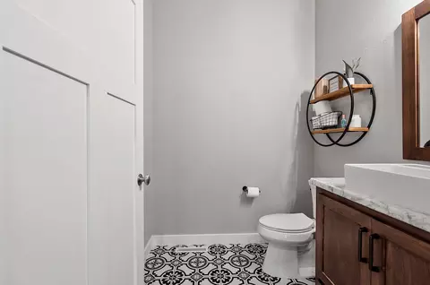 Bath - w4269 Rose Tree Drive, Appleton, WI 54913 photo 5 of 8