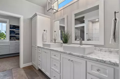 Bath - w4269 Rose Tree Drive, Appleton, WI 54913 photo 1 of 8