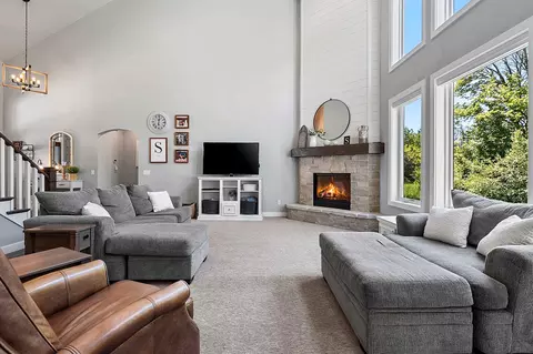 Living - w4269 Rose Tree Drive, Appleton, WI 54913 photo 4 of 7