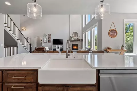 Kitchen - w4269 Rose Tree Drive, Appleton, WI 54913 photo 9 of 9