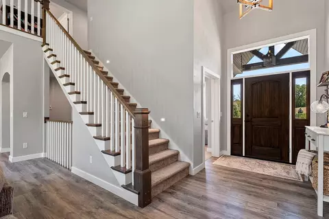 Entry Way - w4269 Rose Tree Drive, Appleton, WI 54913 photo 4 of 9